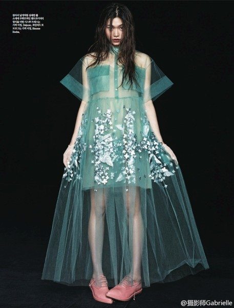 sameornot-08102015-07-Elle Korea April 2015, Lee Seon by Kim Young Jun