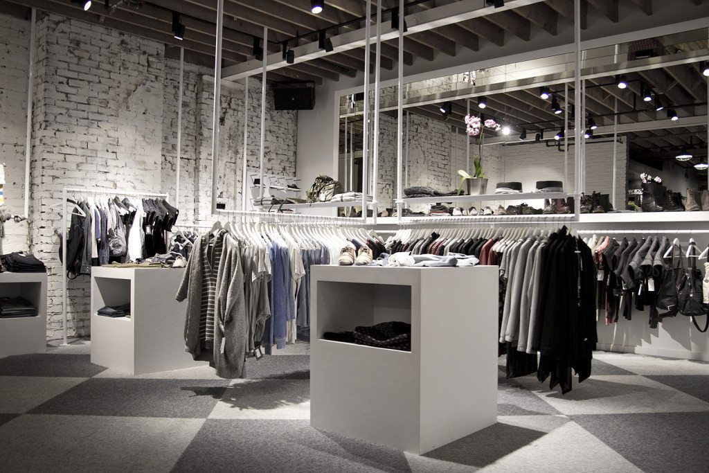 ssense-womenshop-retail