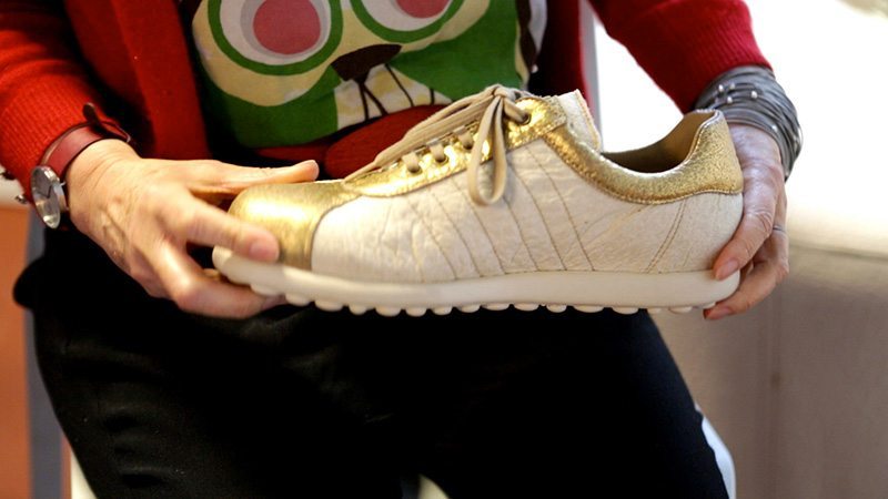 leather-made-by-pineapple-02- Carmen Hijosa