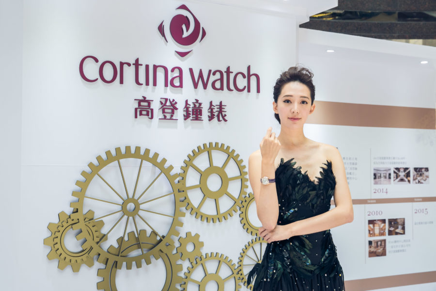 時尚名模王心恬出席高登鐘錶開幕錶展