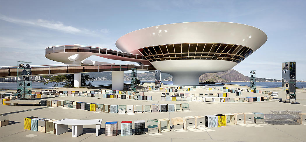 louis-vuitton-runway-2017cruise