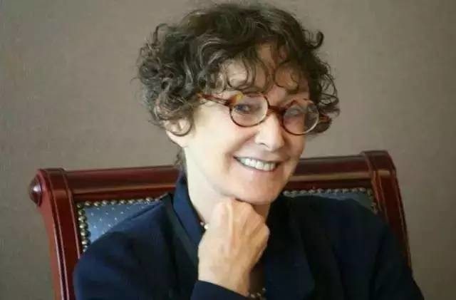 fashion-photo-08012016 -Moon