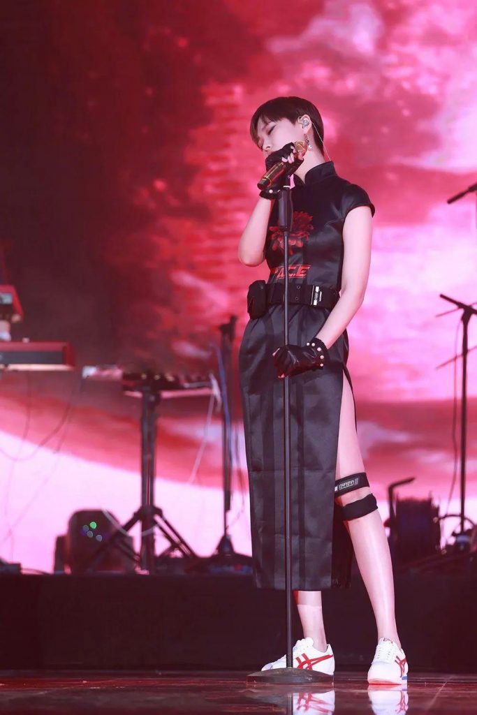 李宇春 x Hyein Seo 展現街頭時尚